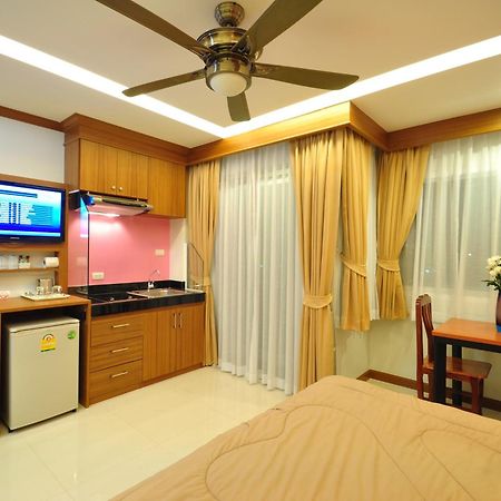 Green Harbor Hotel & Service Apartment Patong Exterior foto