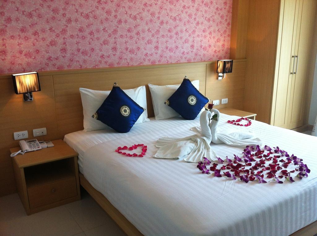Green Harbor Hotel & Service Apartment Patong Quarto foto