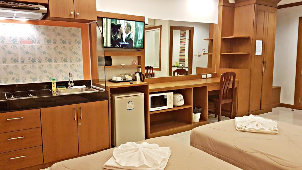 Green Harbor Hotel & Service Apartment Patong Exterior foto