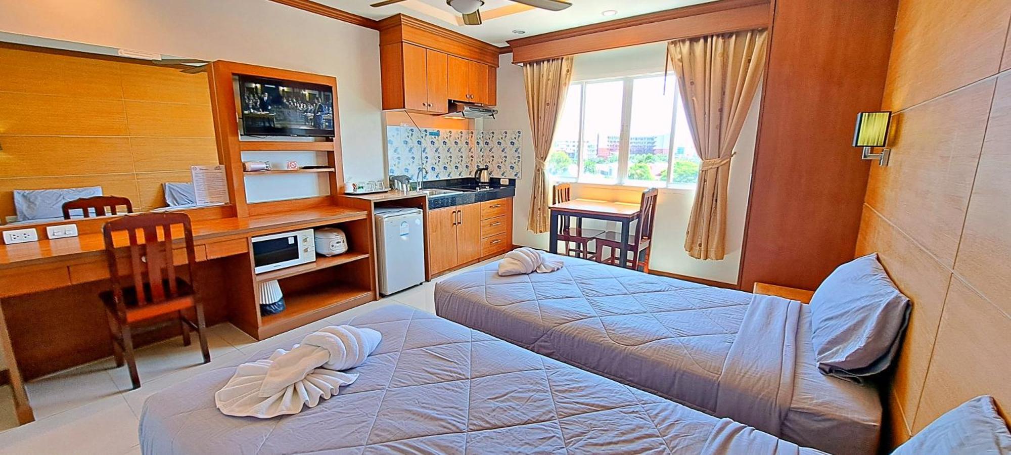Green Harbor Hotel & Service Apartment Patong Exterior foto